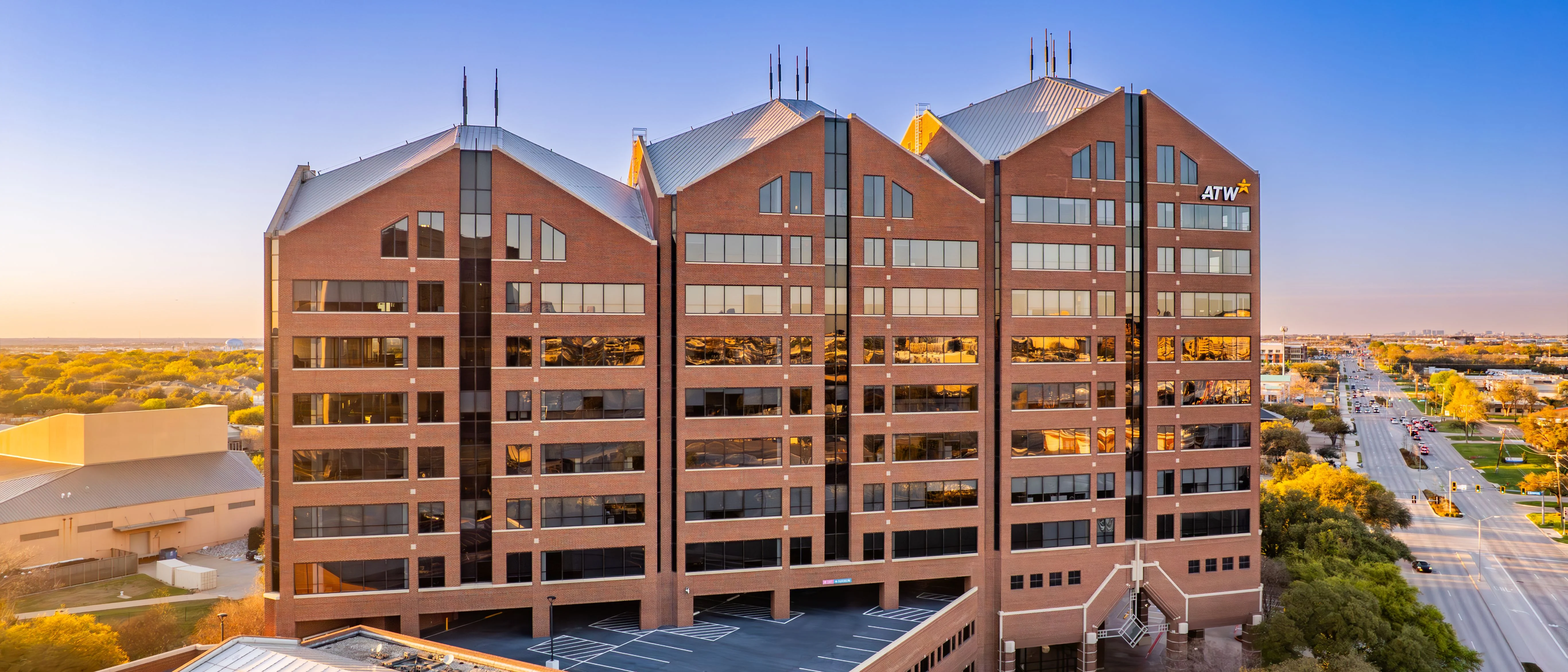 Greenhill Towers — Sale in Addison, TX, photo 5 of 8