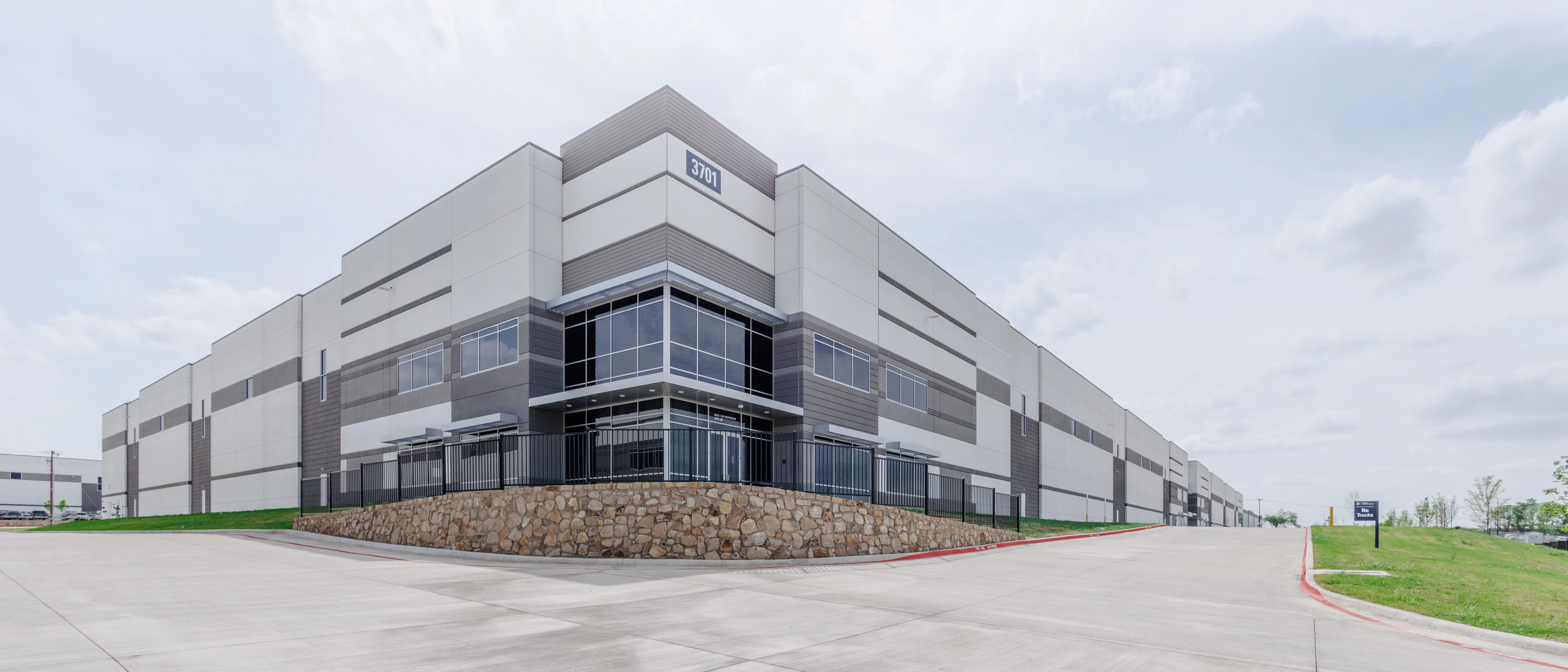 Ironhead Commerce Center Building 1 — Sale in Northlake, TX, photo 3 of 8