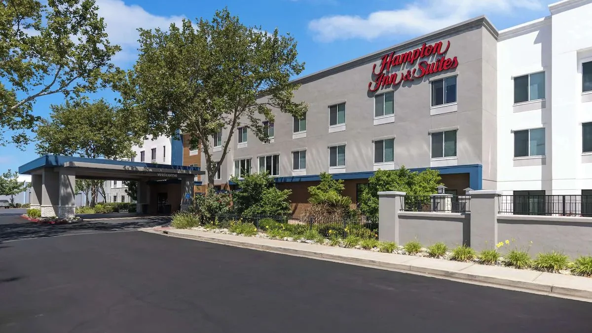 Hampton Inn & Suites Yuba City — Sale in Yuba City, CA, photo 1 of 8