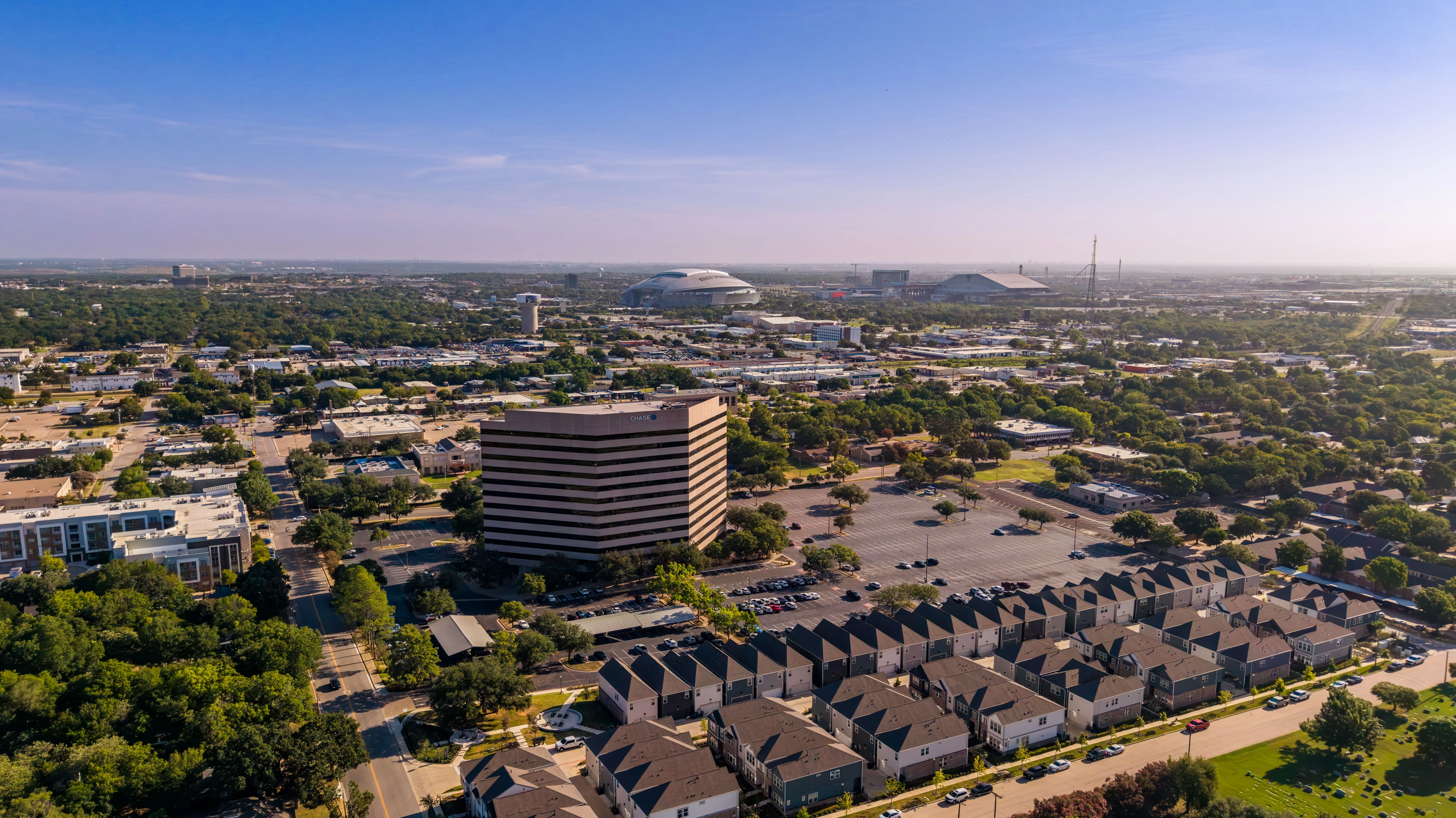 500 E Border — Sale in Arlington, TX, photo 6 of 8