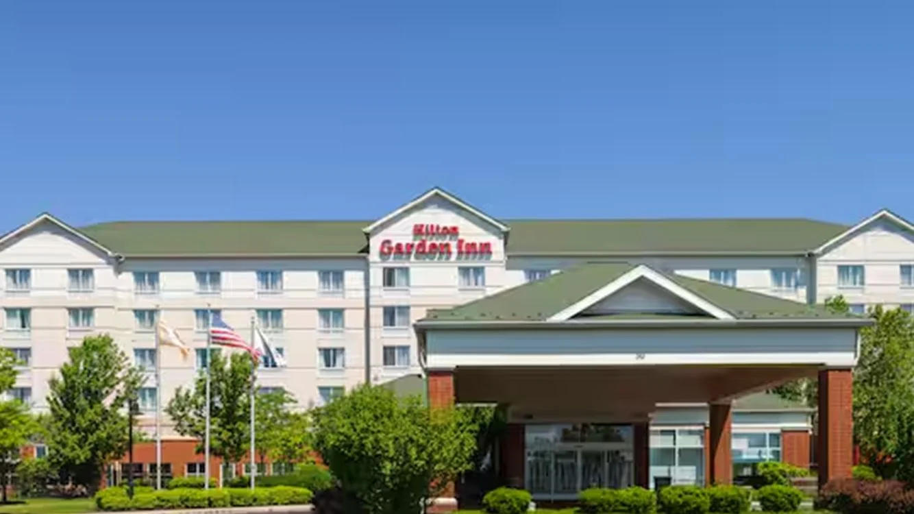 Hilton Garden Inn Edison Raritan Center — Sale in Edison, NJ, photo 1 of 8