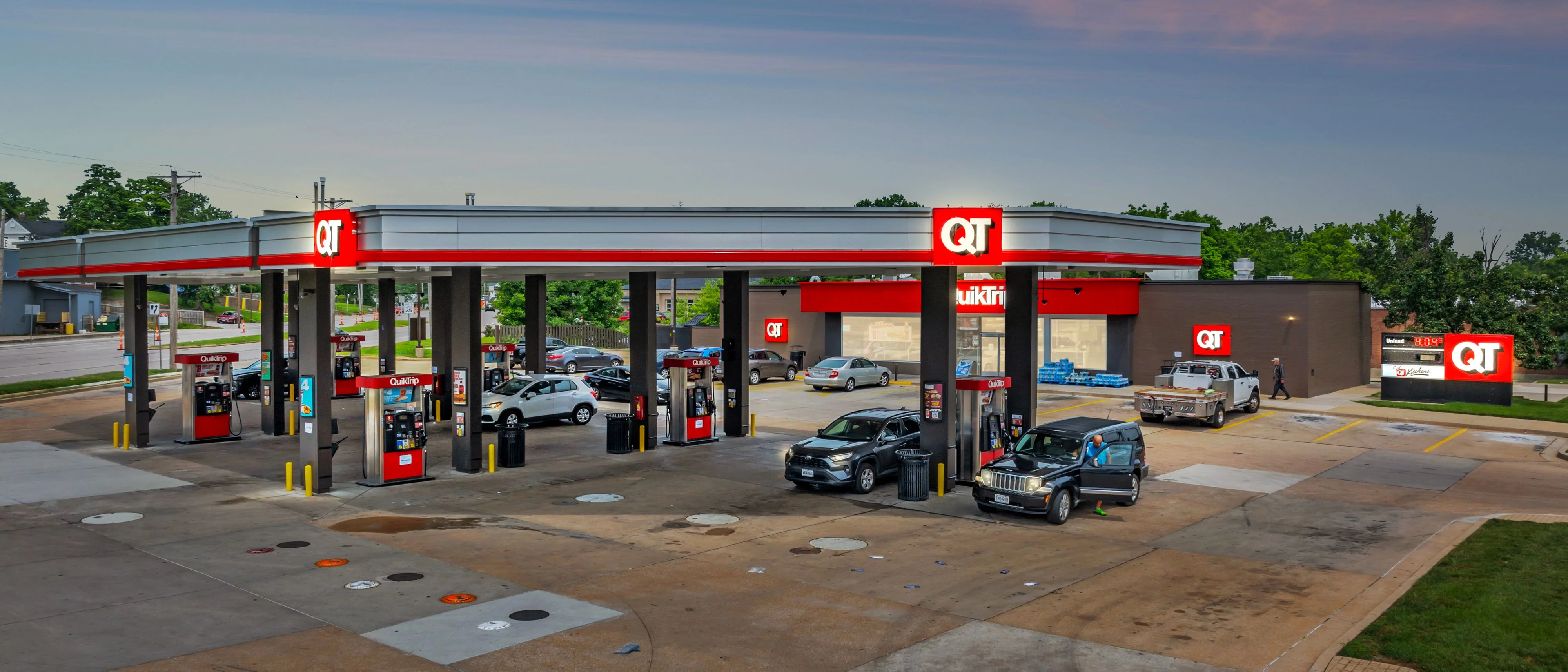 QuikTrip - Overland, MO (Store #630) — Sale in Overland, MO, photo 3 of 8