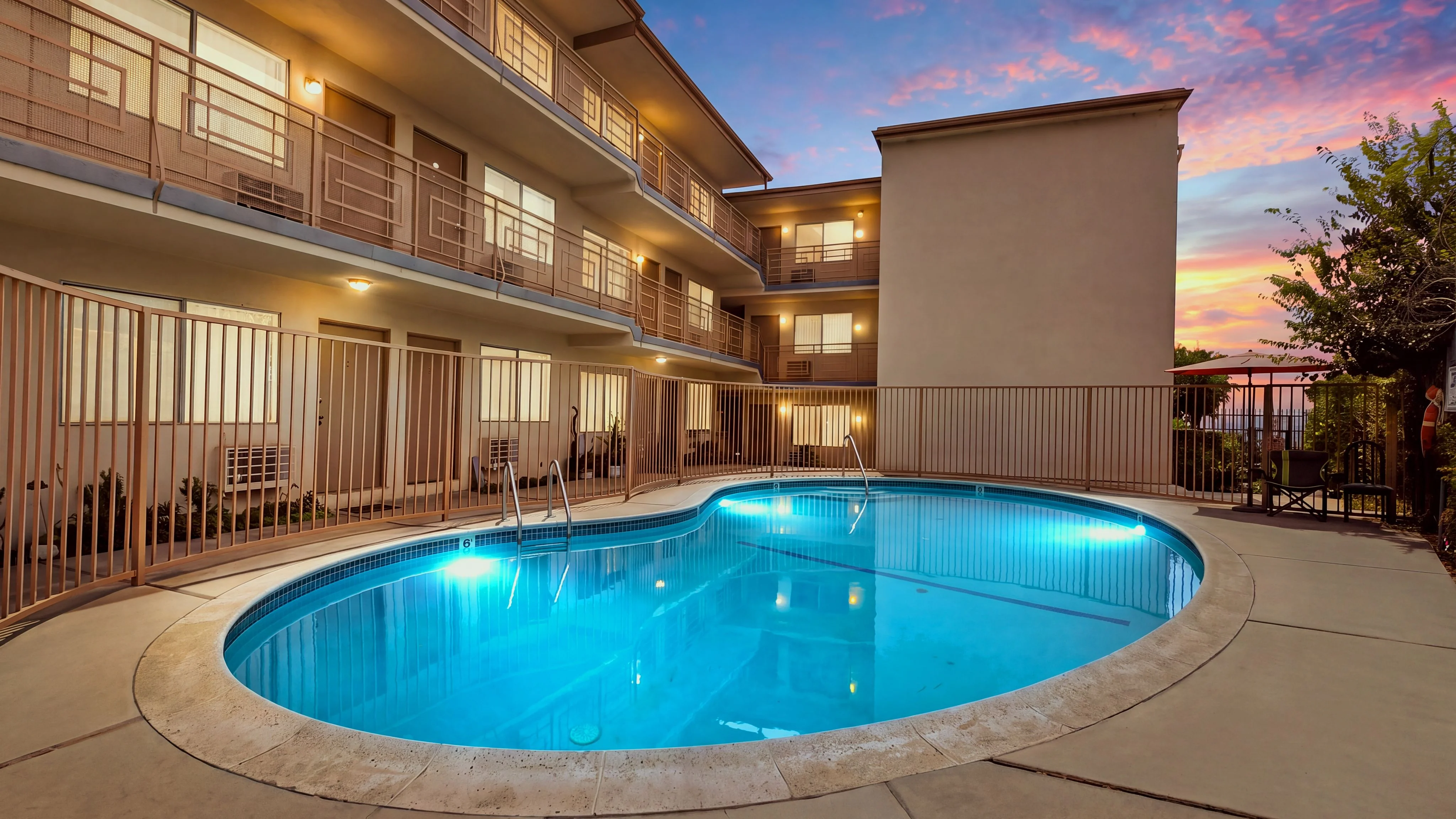 Fairview Apartments — Sale in Los Angeles, CA, photo 1 of 8