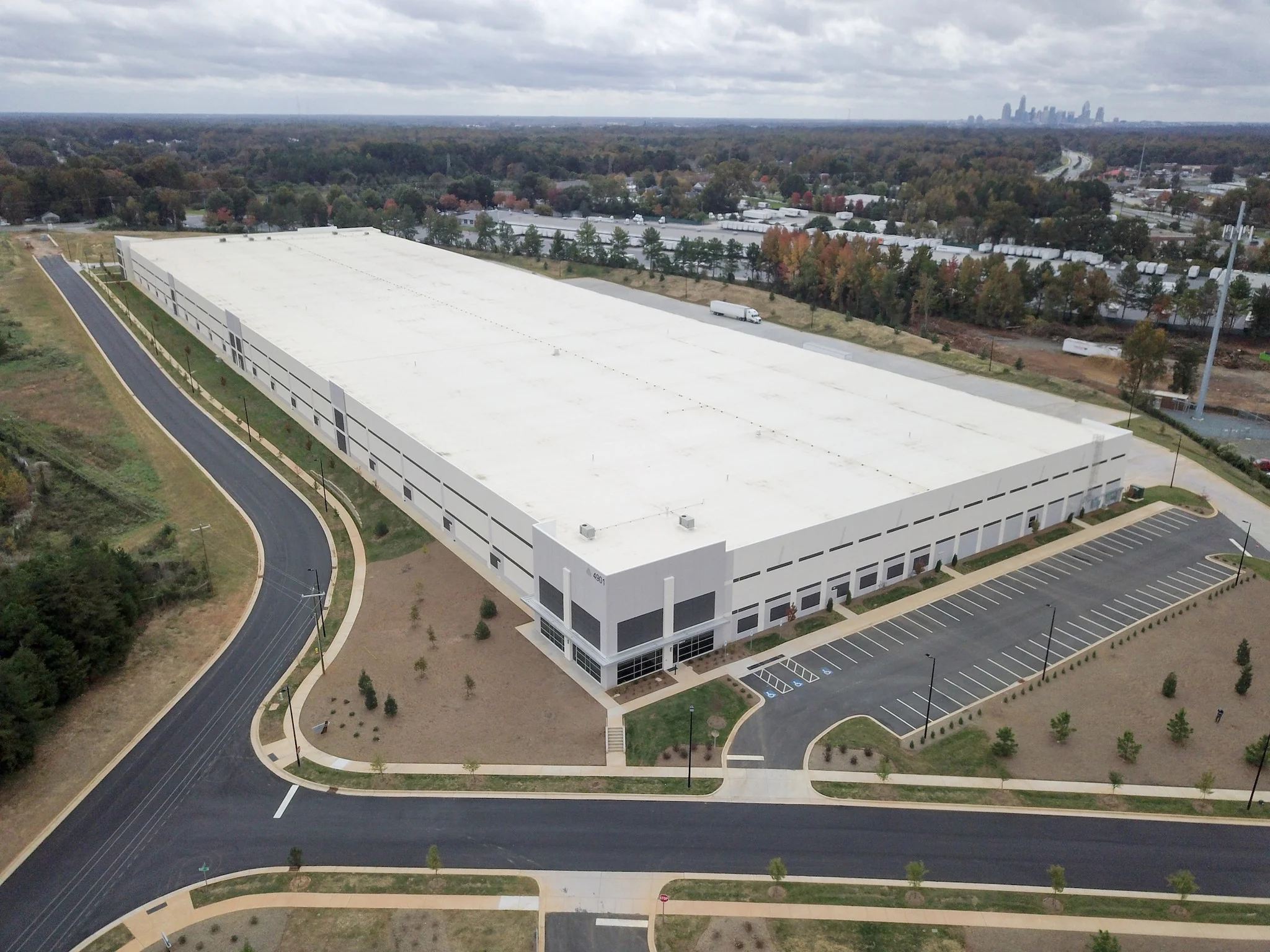 Metrolina Park Bldg. 5 — Lease in Charlotte, NC, photo 1 of 4