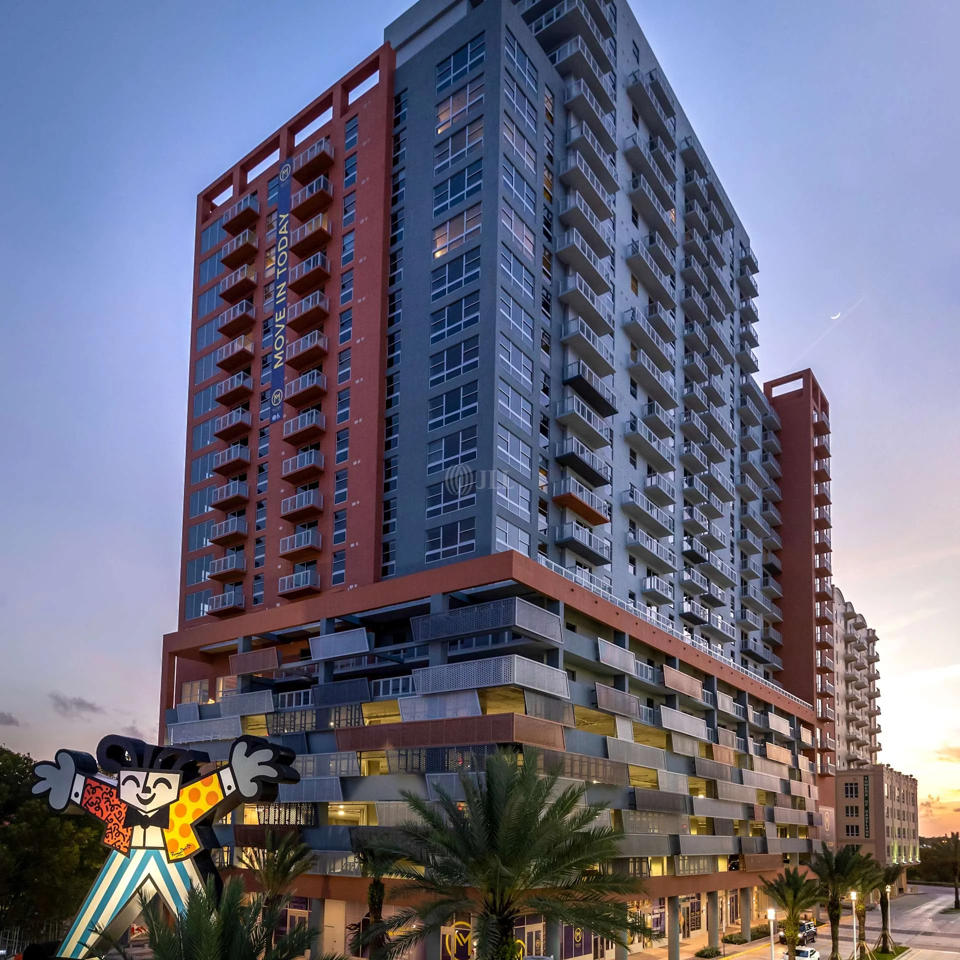 Motion at Dadeland — Lease in Miami, FL, photo 2 of 4