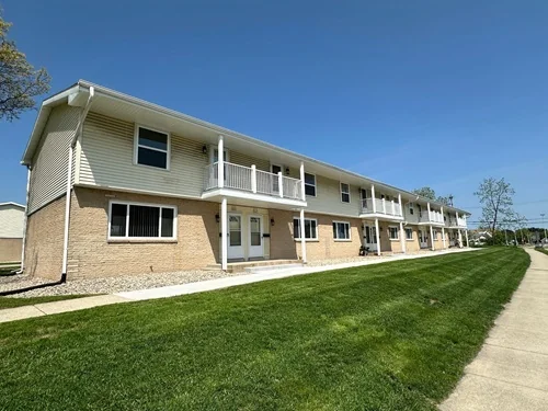 Willow Trail Townhomes — Sale in Menomonee Falls, WI, photo 1 of 2