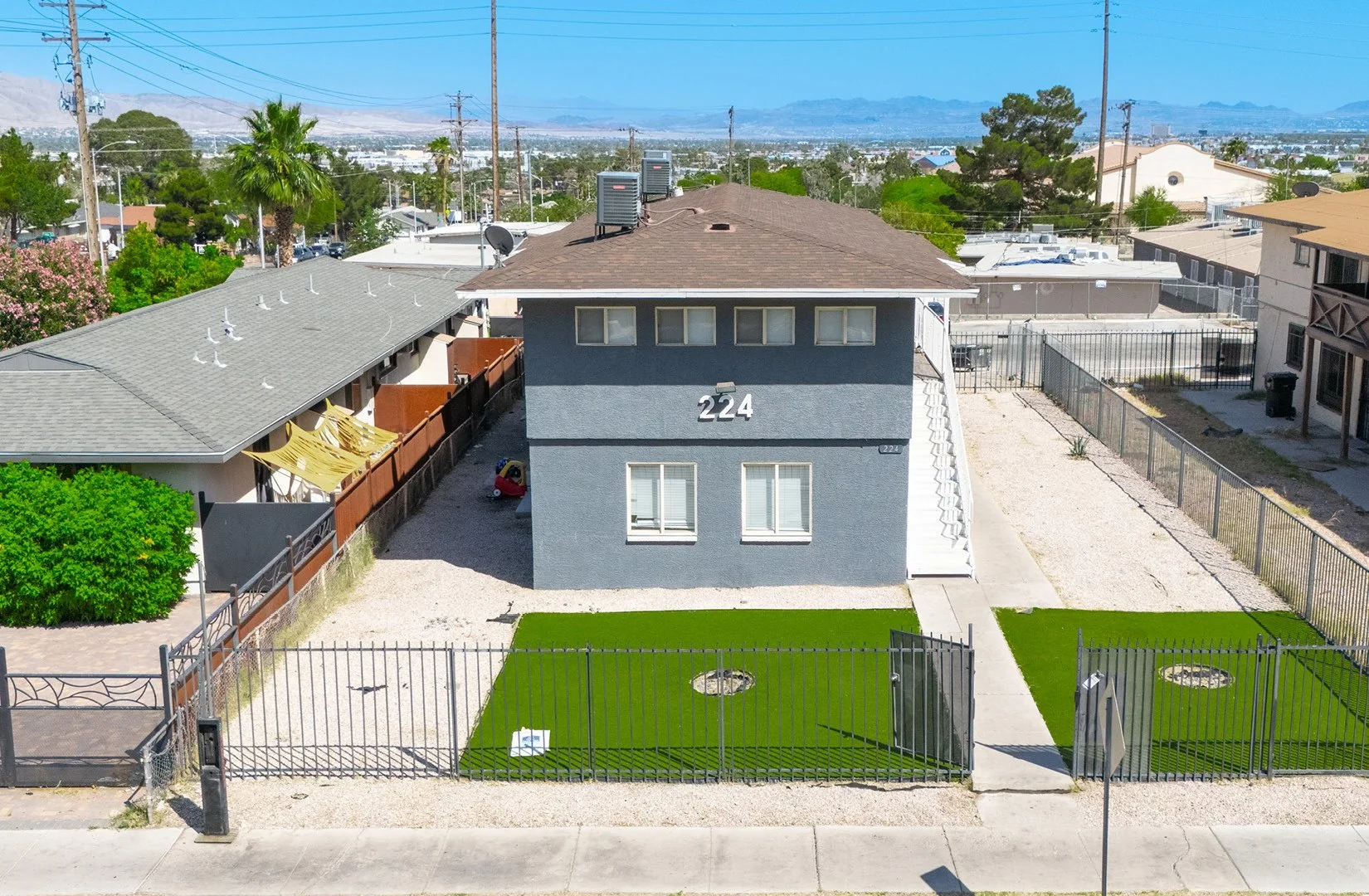 224 N 13th St — Sale in Las Vegas, NV, photo 3 of 8