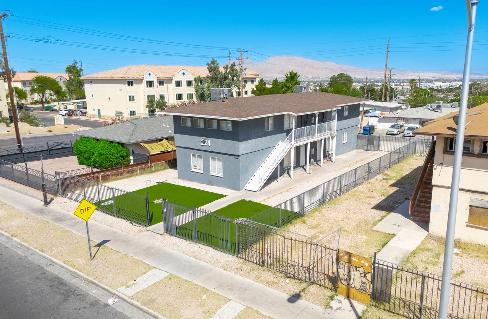 224 N 13th St — Sale in Las Vegas, NV, photo 4 of 8
