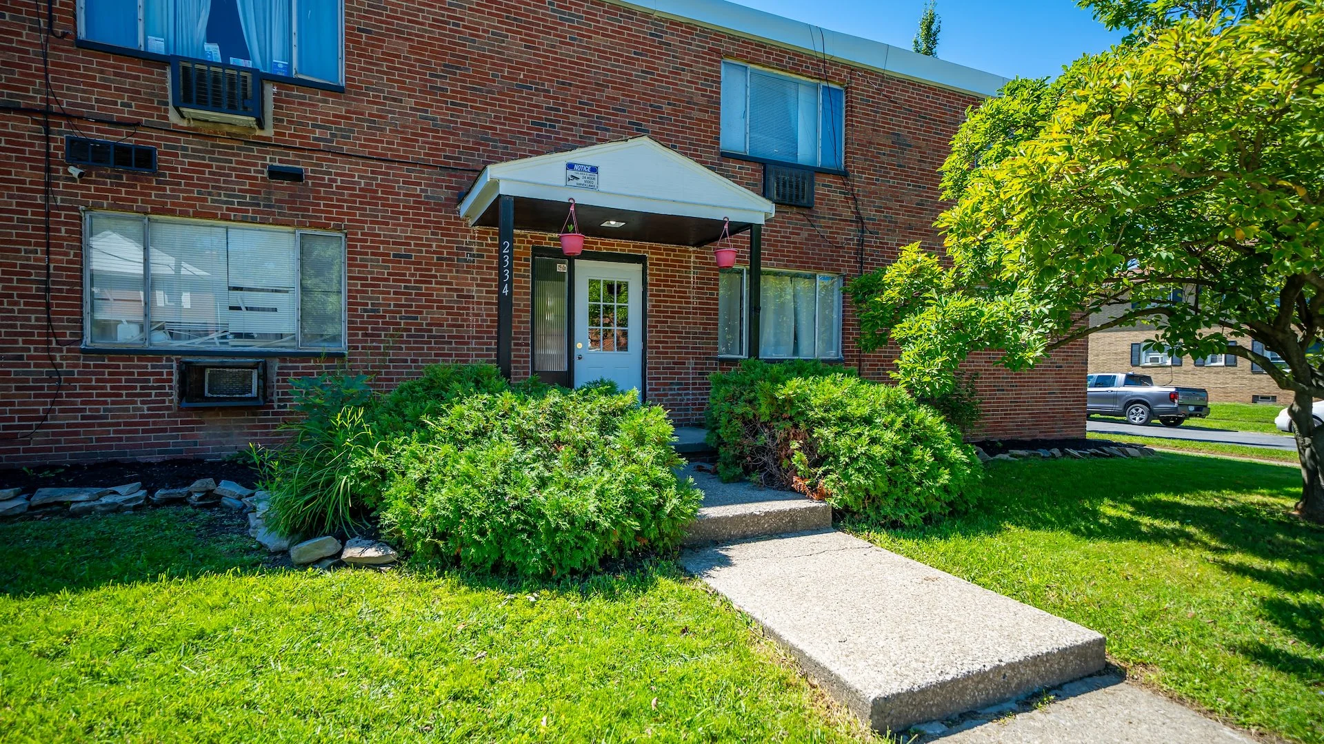 Noble Court — Sale in Cleveland Heights, OH, photo 1 of 6