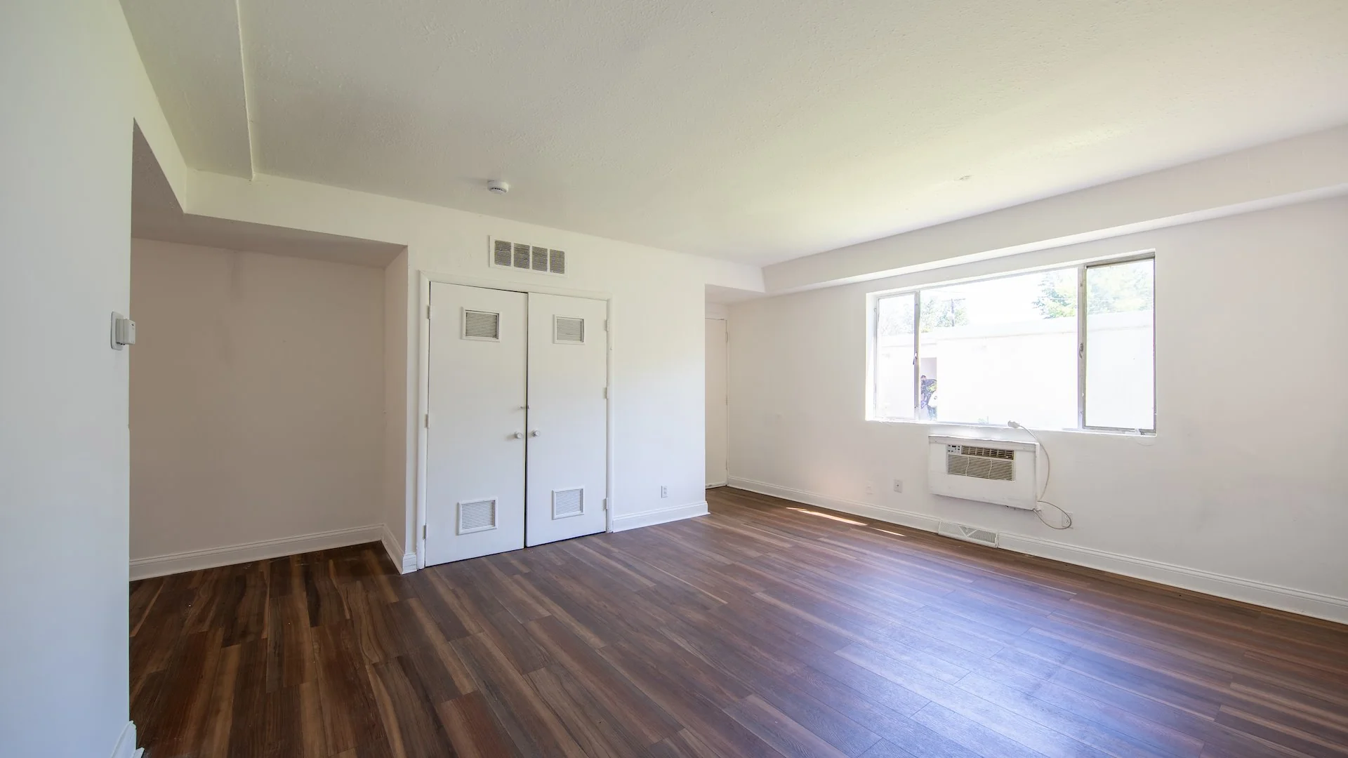 Noble Court — Sale in Cleveland Heights, OH, photo 6 of 6