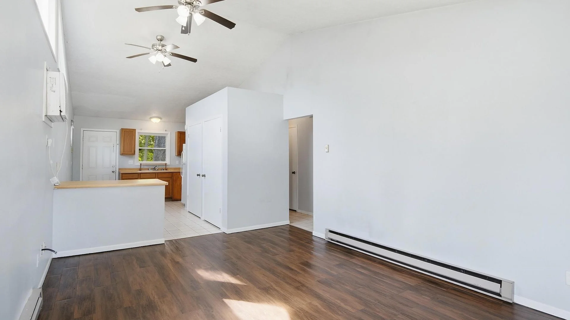 Breckenridge Apartments — Sale in Carbondale, IL, photo 2 of 4
