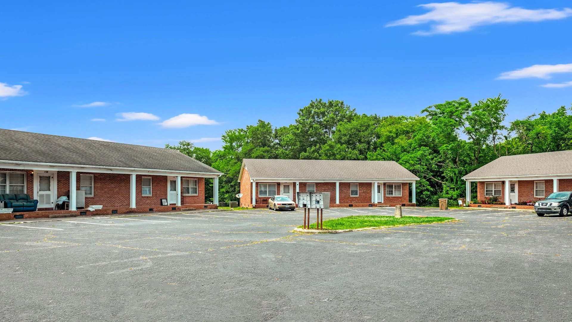 Baker Street Apartments — Sale in Whitmire, SC, photo 1 of 6