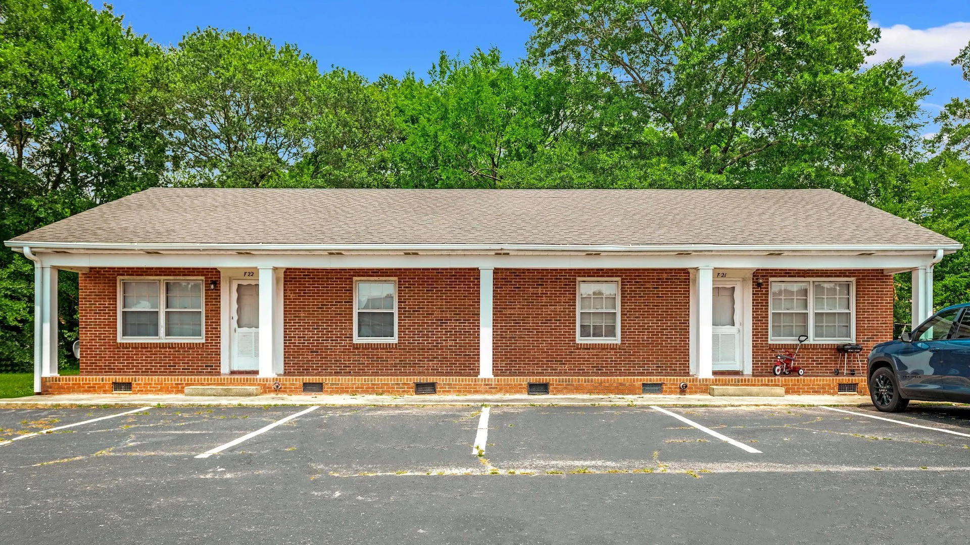 Baker Street Apartments — Sale in Whitmire, SC, photo 5 of 6