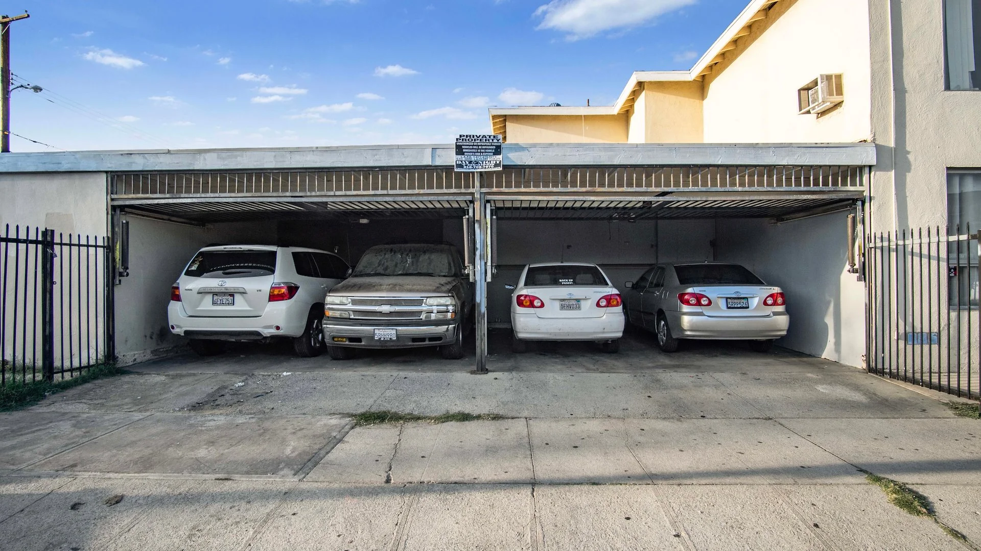 7305 Variel Ave — Sale in Canoga Park, CA, photo 4 of 5
