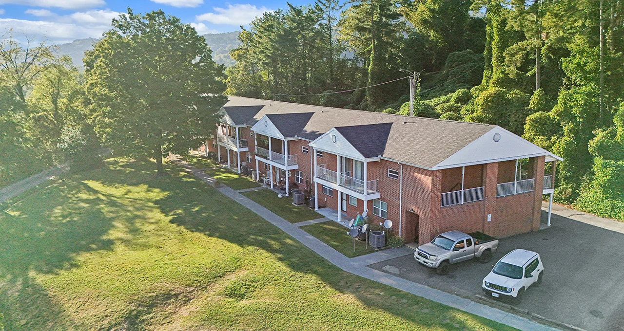 Lake Park & Ratliff — Sale in Richlands, VA, photo 1 of 5