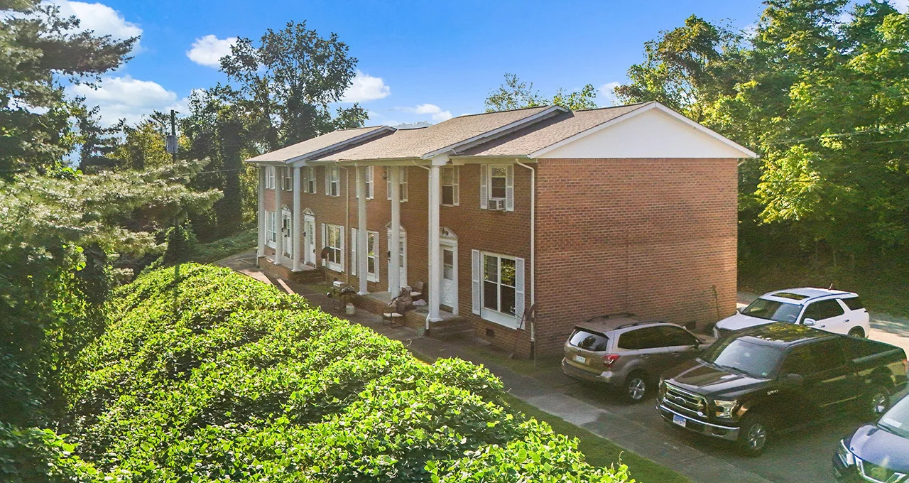Lake Park & Ratliff — Sale in Richlands, VA, photo 3 of 5