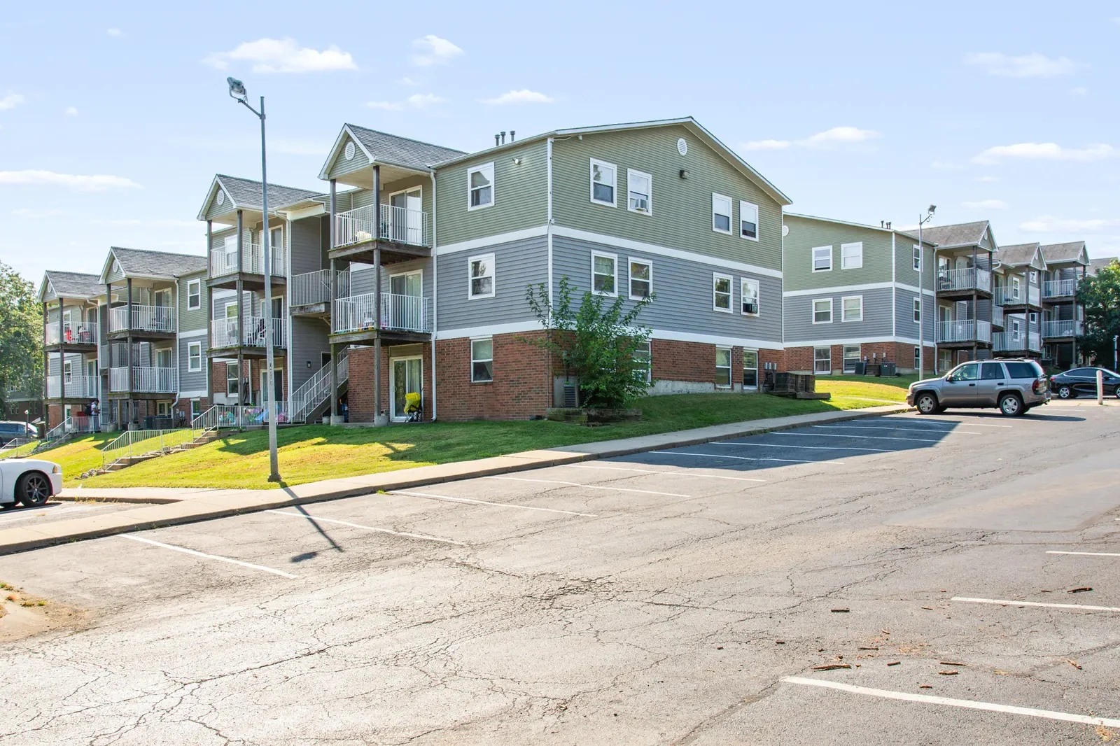 Auction - Park Highlands Apartments — Sale in Kansas City, MO, photo 3 of 8