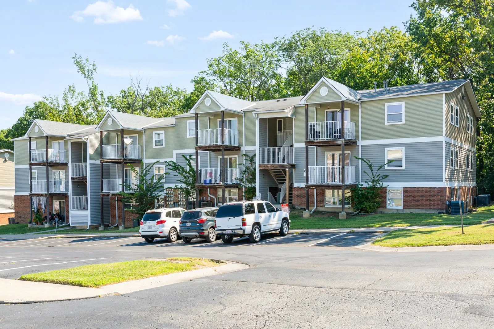 Auction - Park Highlands Apartments — Sale in Kansas City, MO, photo 5 of 8