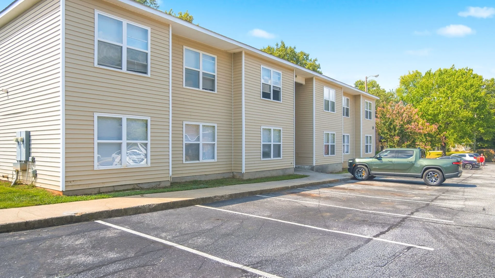 Boxwood Terrace Apartments — Sale in Greenwood, SC, photo 3 of 6