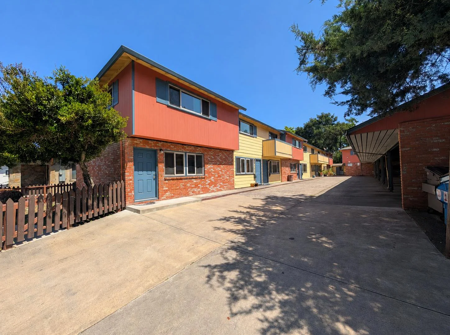 Townhouse Apartments — Sale in Santa Rosa, CA, photo 1 of 6