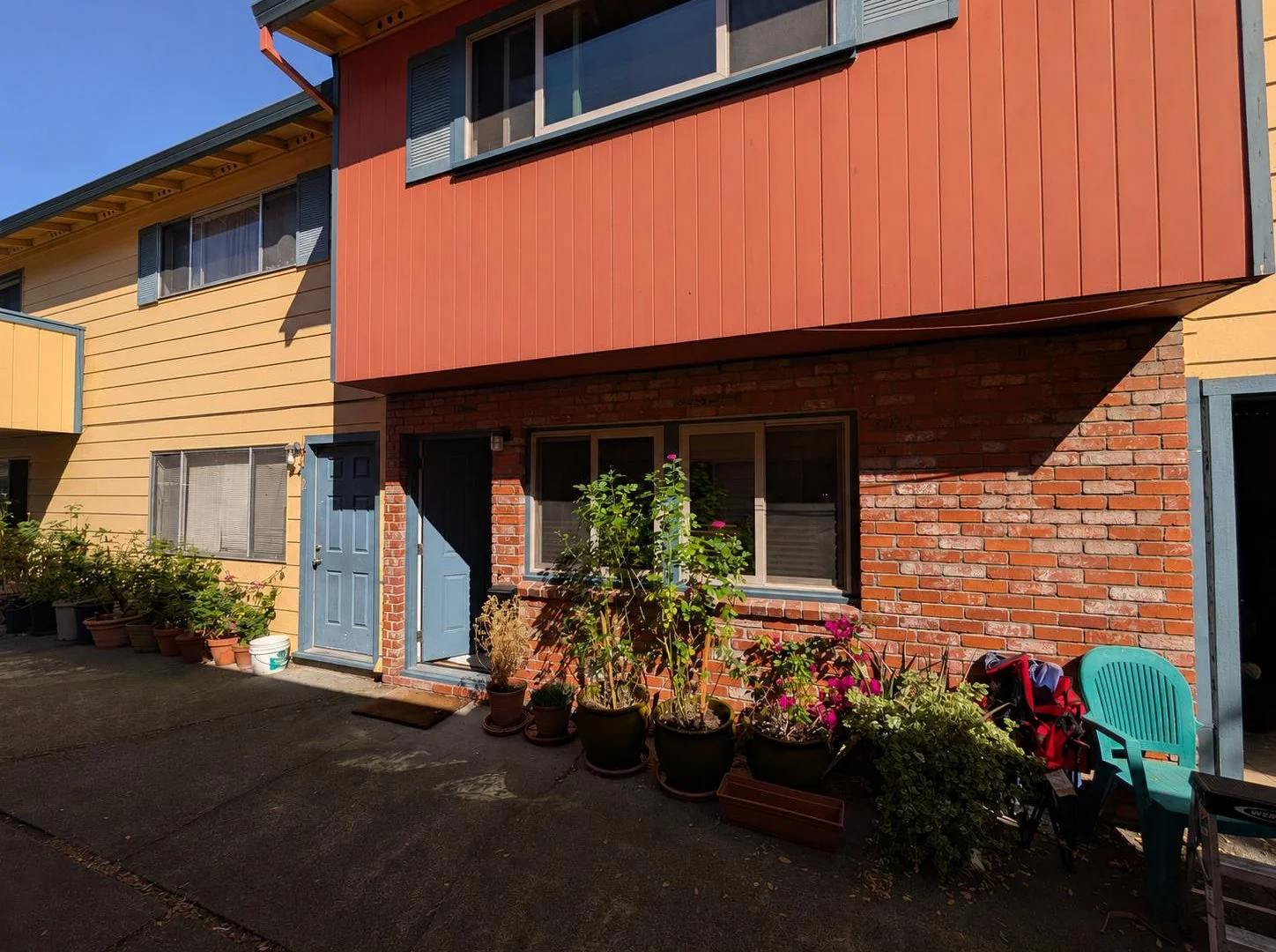 Townhouse Apartments — Sale in Santa Rosa, CA, photo 3 of 6