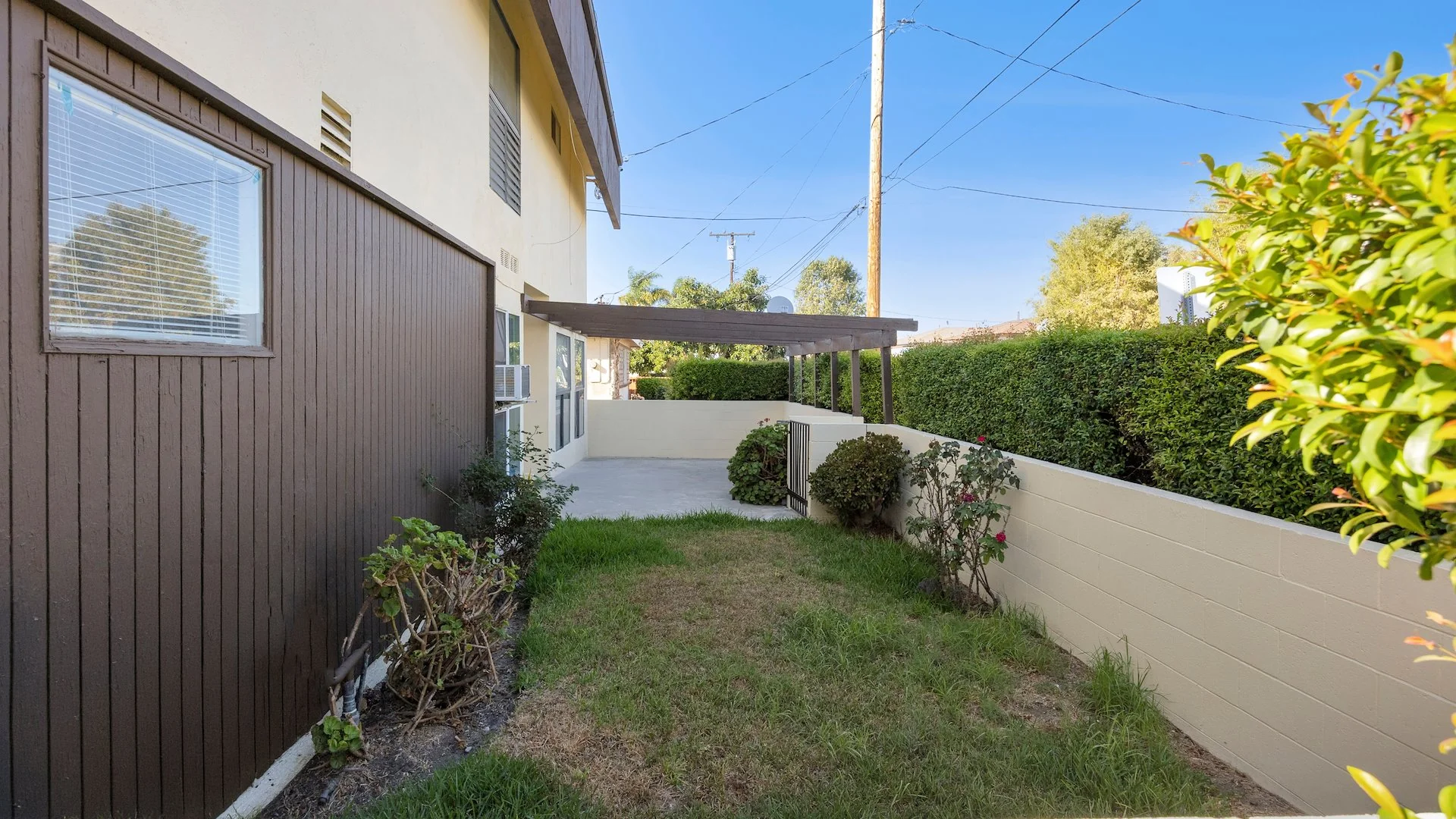 25901 Viana Ave — Sale in Lomita, CA, photo 4 of 8