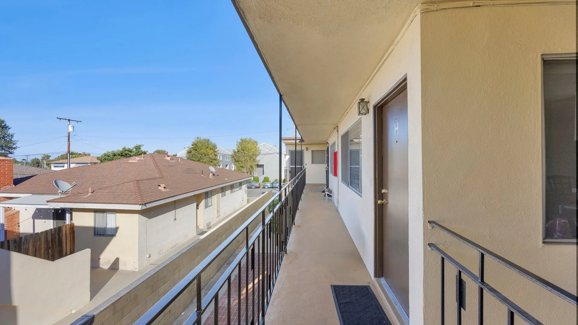 25901 Viana Ave — Sale in Lomita, CA, photo 6 of 8