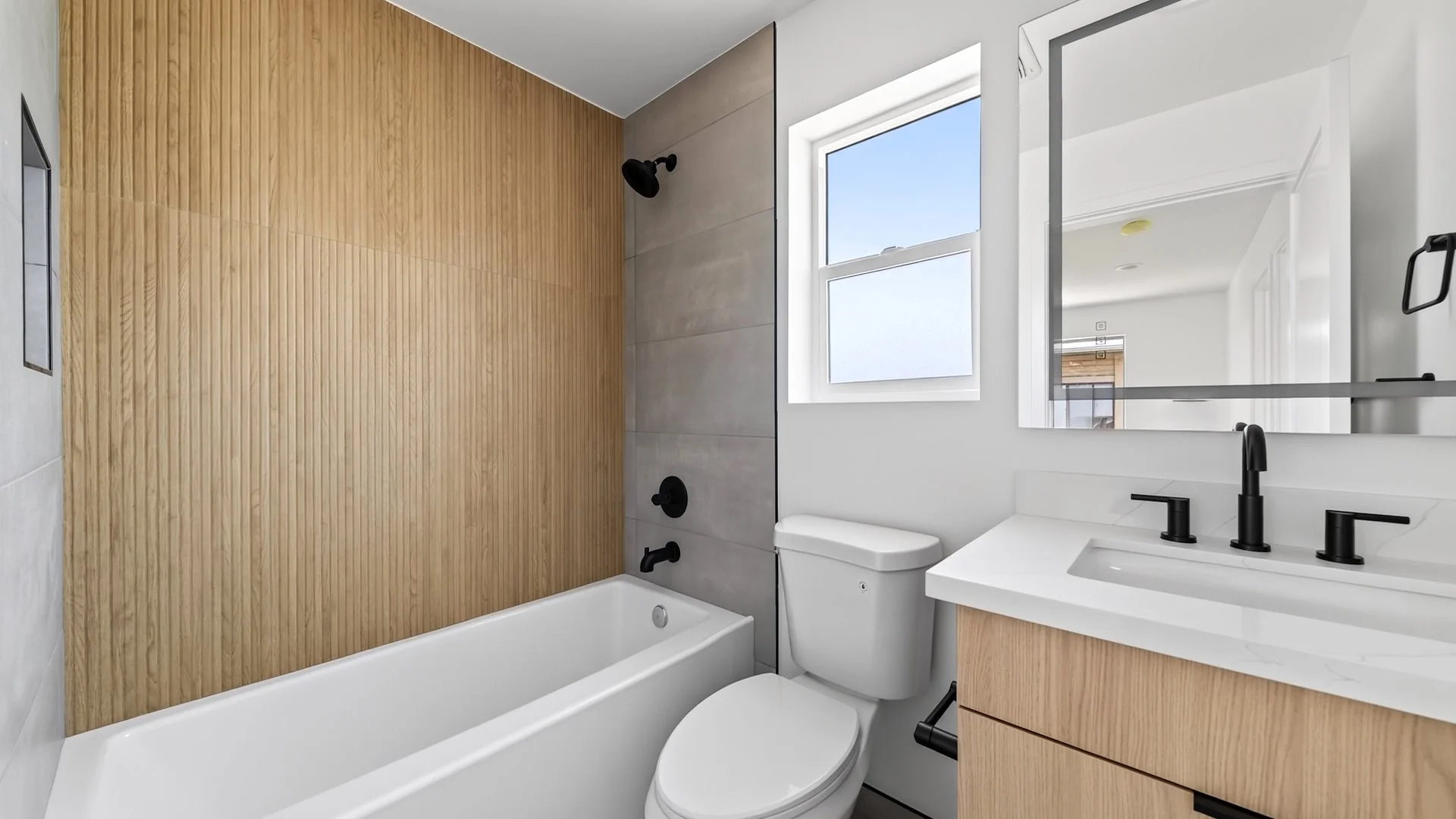 776 W Wilson St — Sale in Costa Mesa, CA, photo 2 of 6