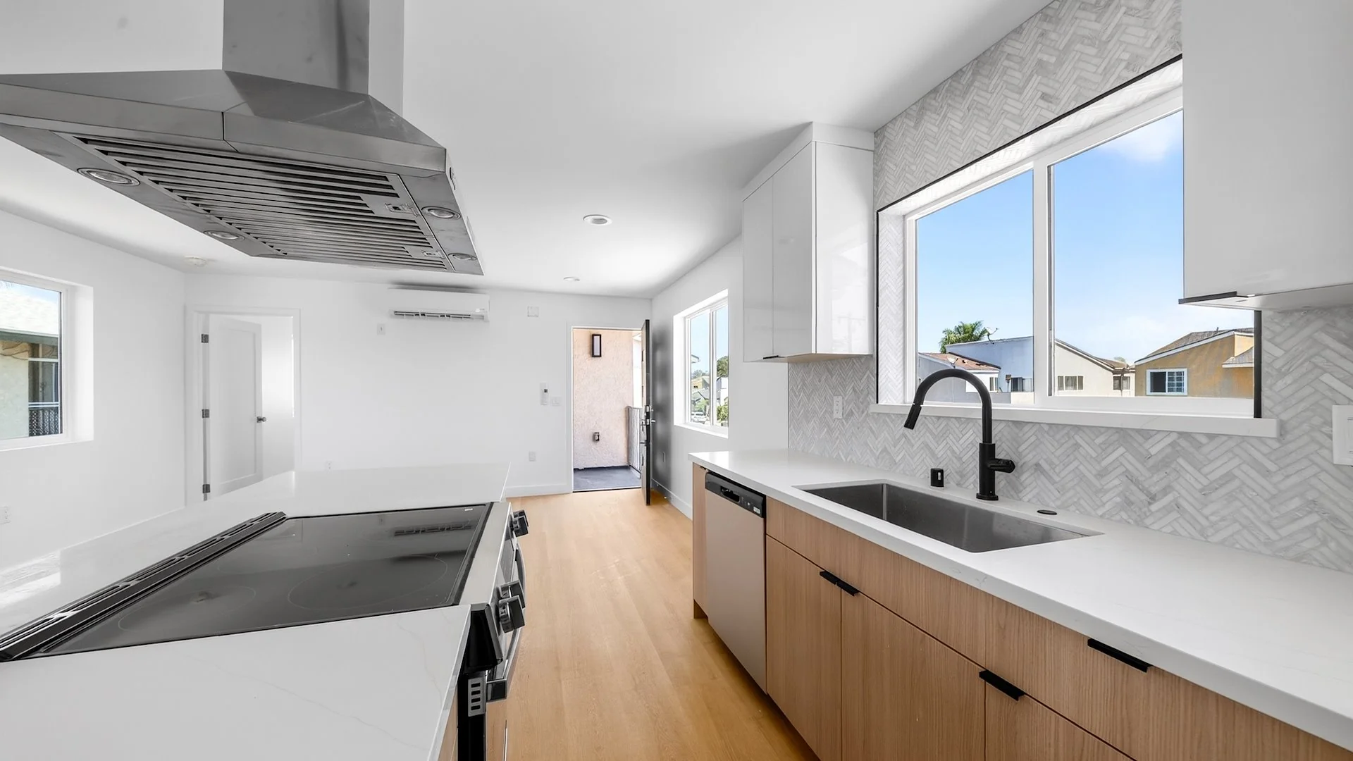 776 W Wilson St — Sale in Costa Mesa, CA, photo 5 of 6
