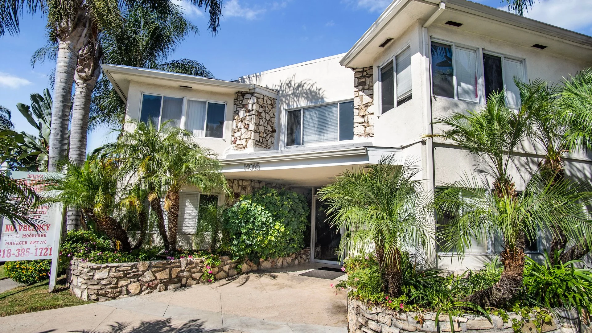 14065 Moorpark St — Sale in Sherman Oaks, CA, photo 3 of 4