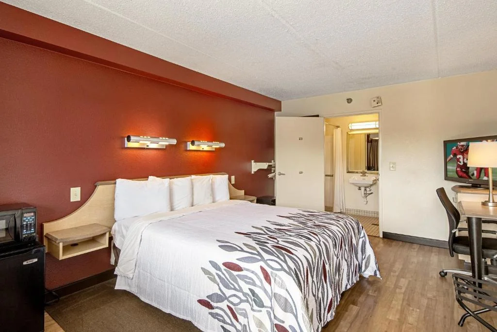 Red Roof Inn Florence — Sale in Florence, SC, photo 2 of 5