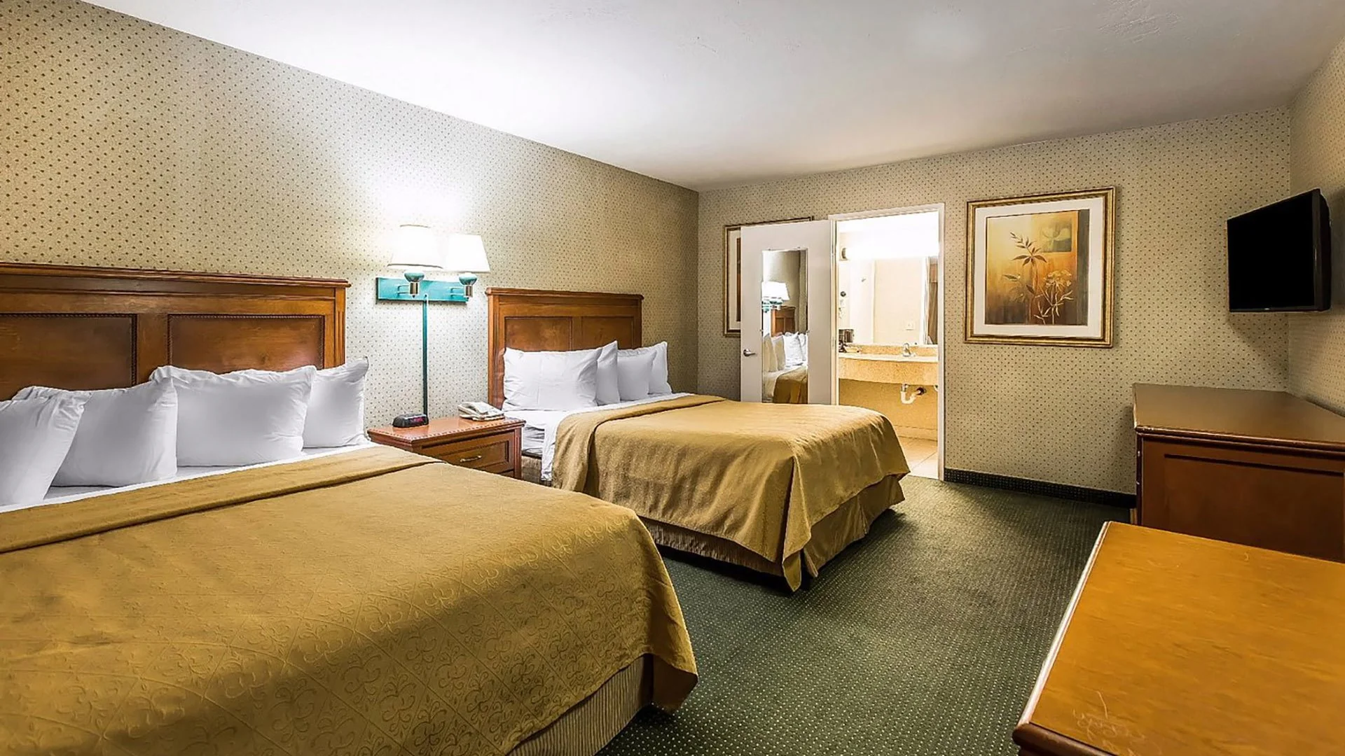 Quality Inn Near China Lake Naval Station — Sale in Ridgecrest, CA, photo 2 of 5