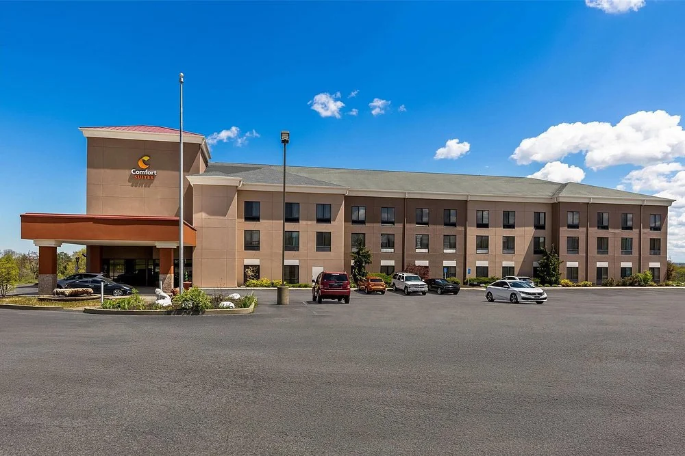 Comfort Suites Edinboro — Sale in Edinboro, PA, photo 1 of 2