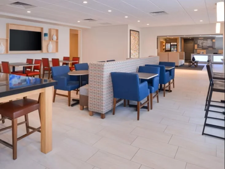Holiday Inn Express & Suites Omaha - 120th and Maple — Sale in Omaha, NE, photo 3 of 3