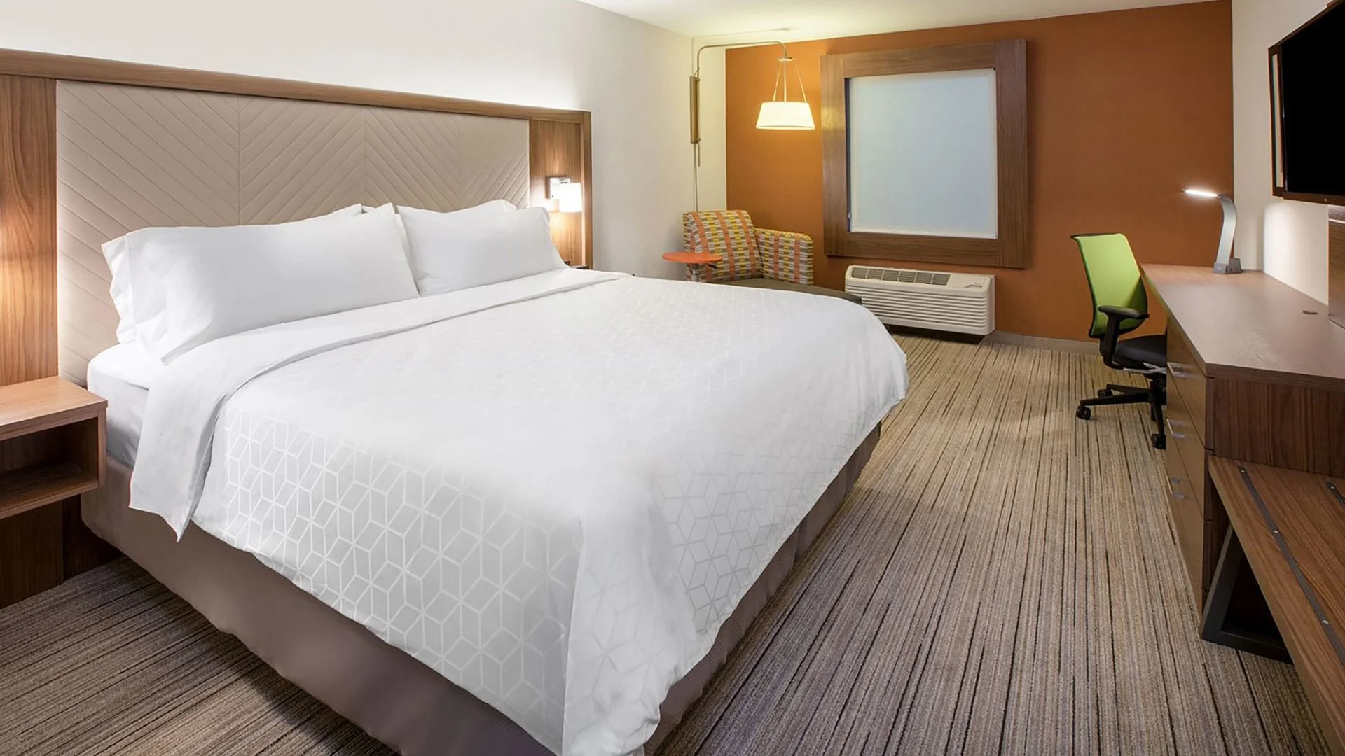 Holiday Inn Express & Suites Blackwell — Sale in Blackwell, OK, photo 4 of 5