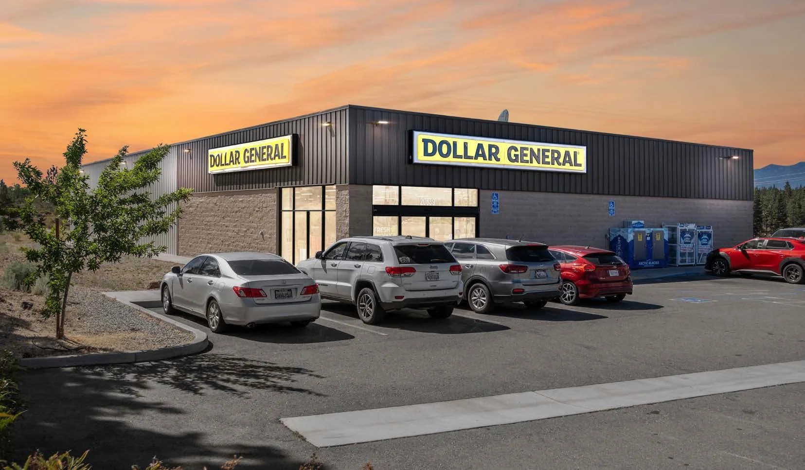 Dollar General | NNN w/ Corp Guaranty | ±10 Yrs |… — Sale in Weed, CA, photo 1 of 3