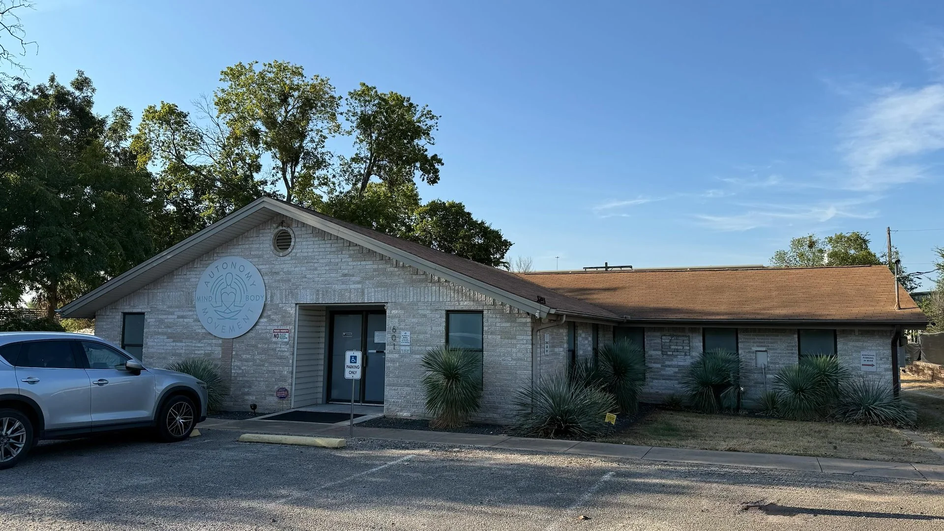 Freestanding Office — Sale in Austin, TX, photo 1 of 2