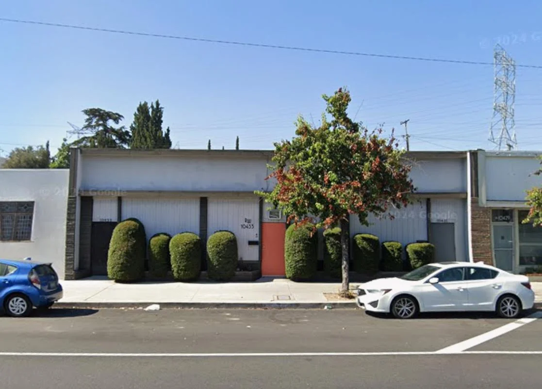 10431-10435 Burbank Blvd — Sale in North Hollywood, CA, photo 1 of 2