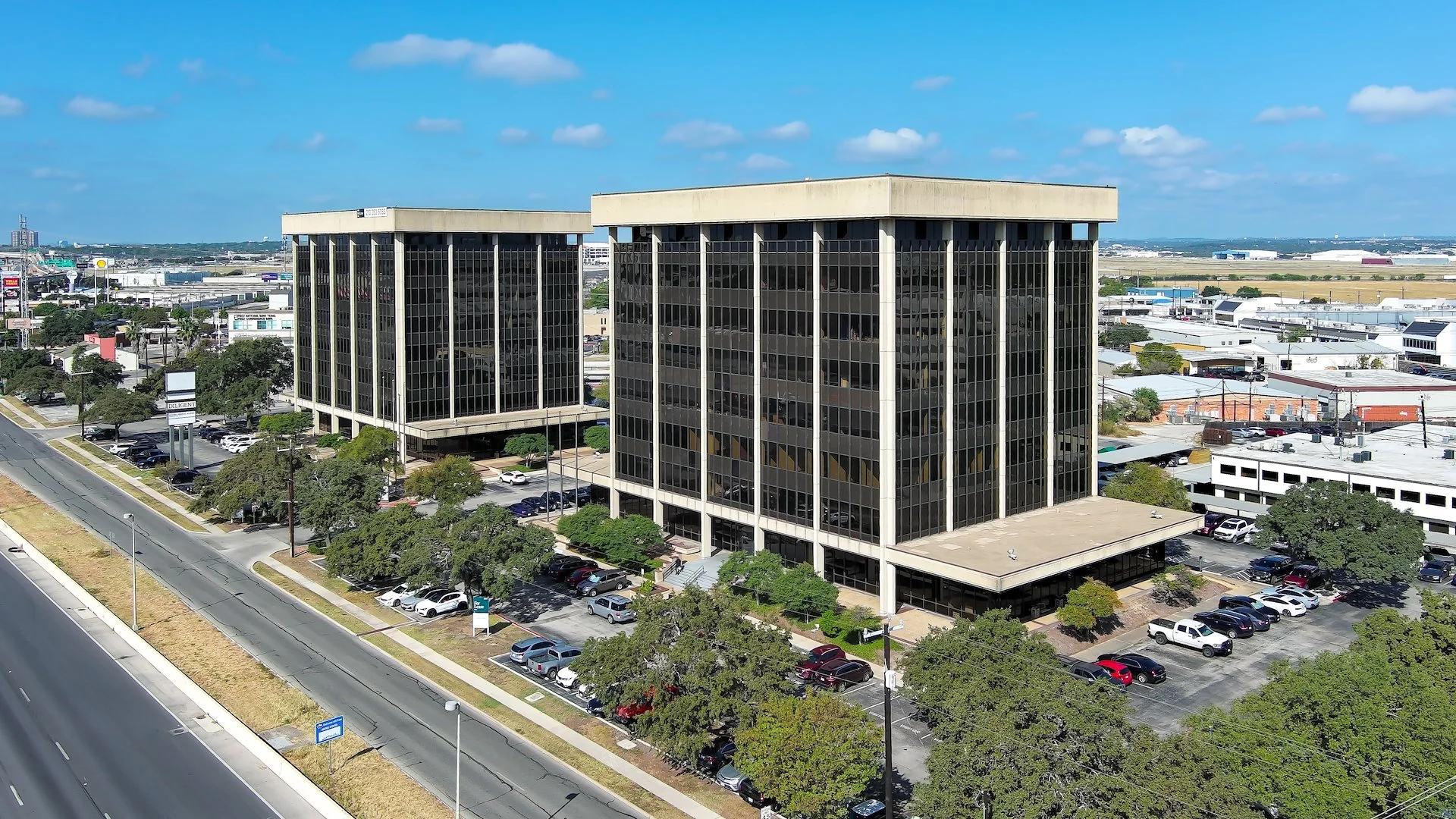 Auction - REO Texas 185K SF Value-Add Office | Alamo… — Sale in San Antonio, TX, photo 1 of 4