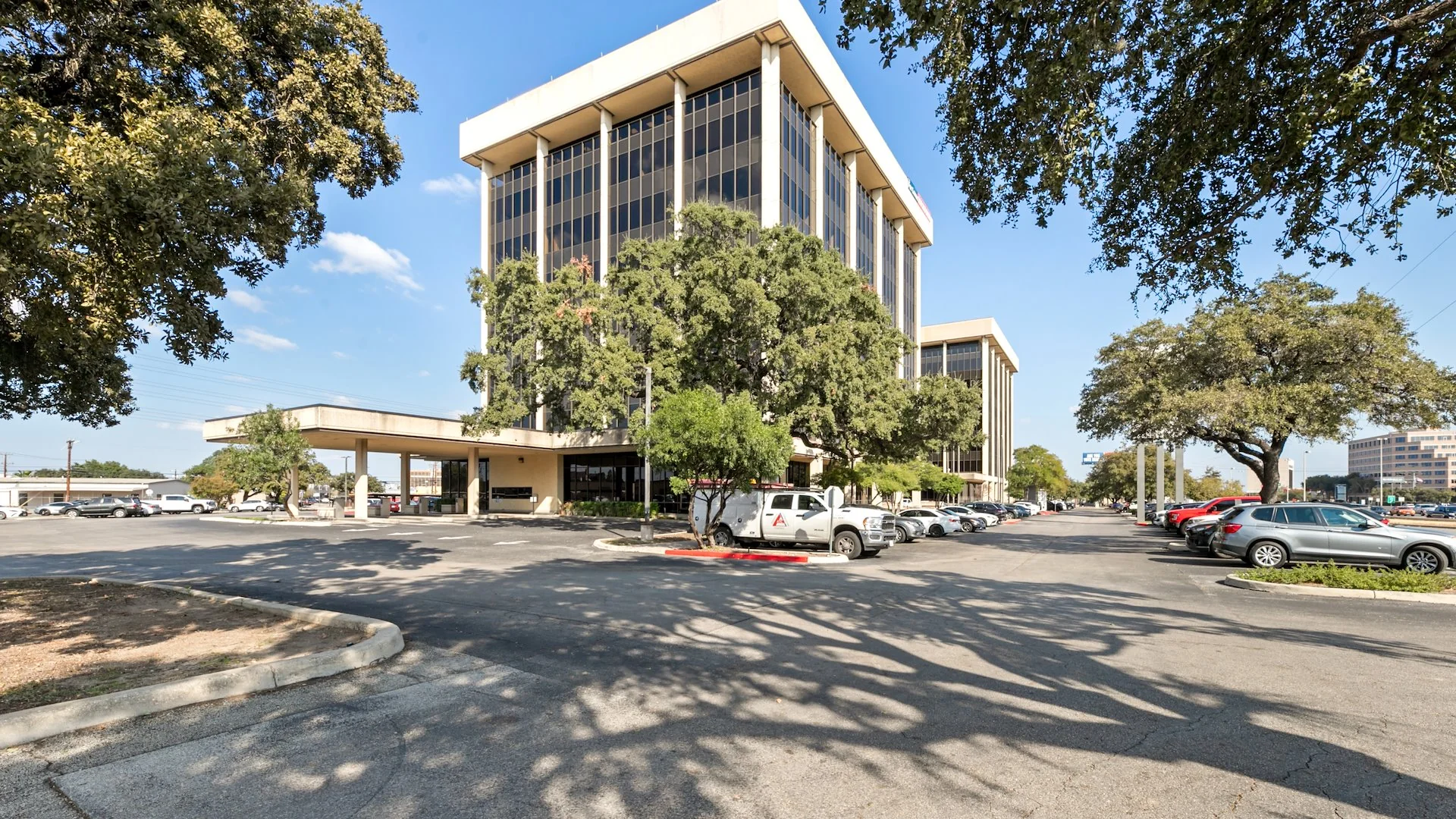 Auction - REO Texas 185K SF Value-Add Office | Alamo… — Sale in San Antonio, TX, photo 3 of 4