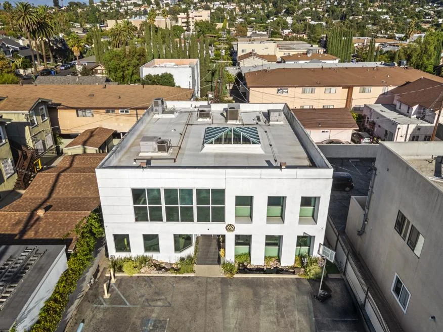 1714 Hillhurst Ave — Sale in Los Angeles, CA, photo 4 of 8