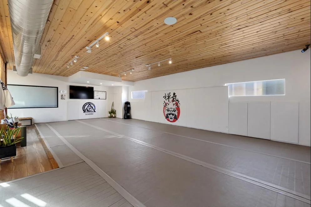 1714 Hillhurst Ave — Sale in Los Angeles, CA, photo 5 of 8