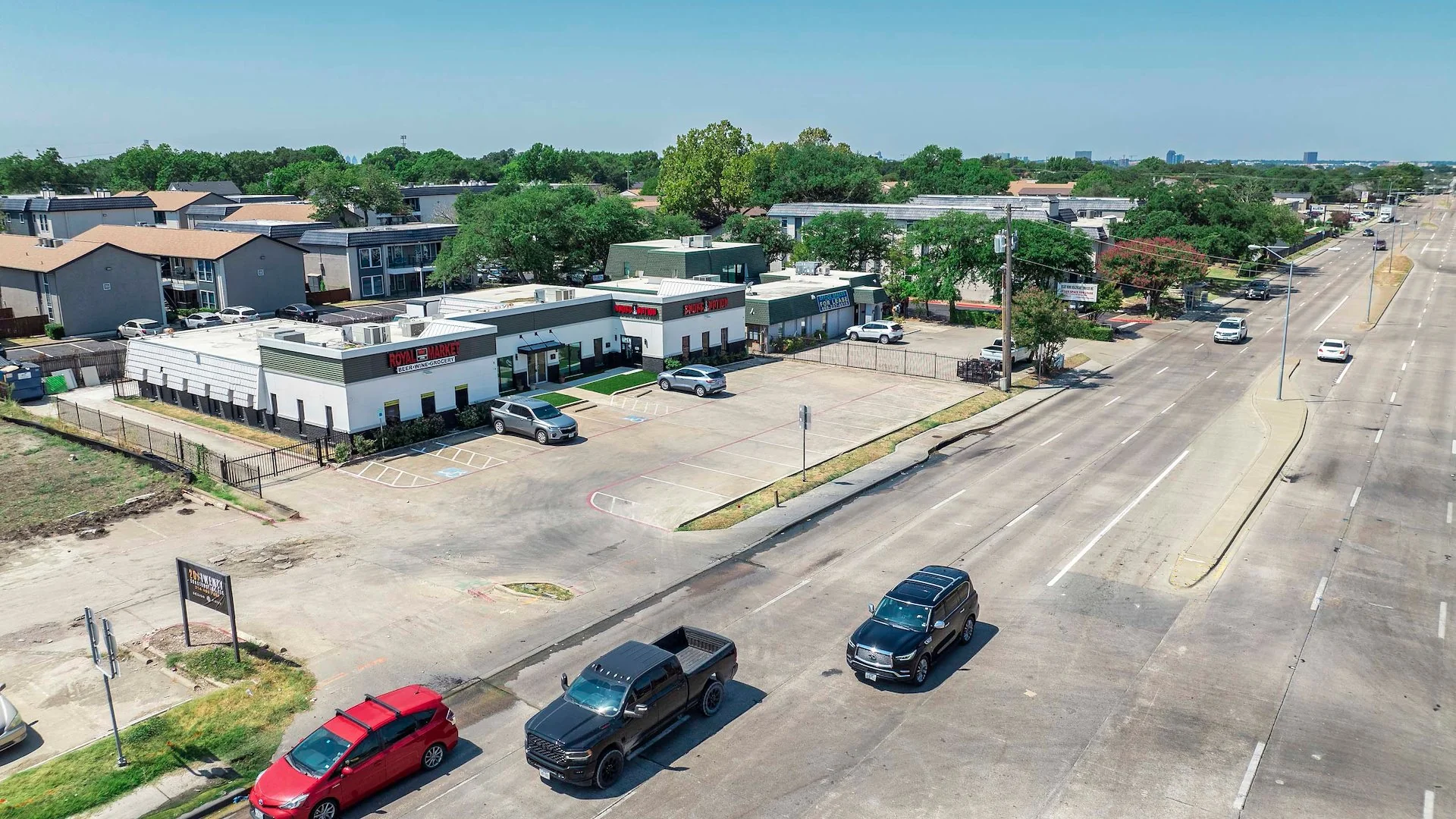 Jumana Retail Center — Sale in Dallas, TX, photo 2 of 5