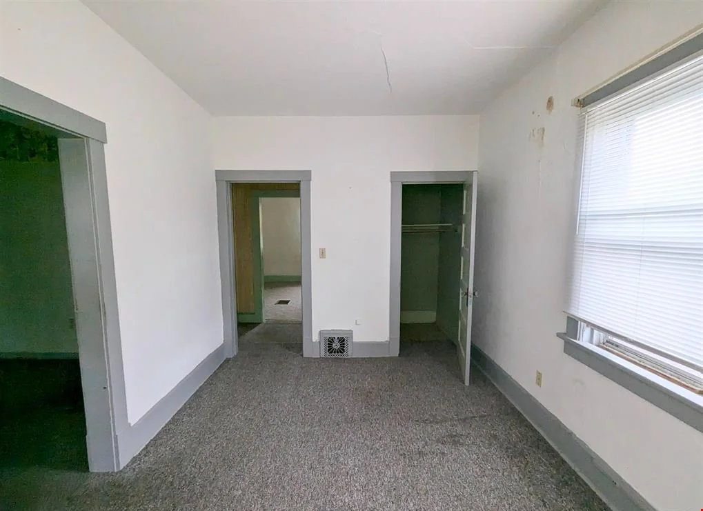 611 Margaret St — Sale in Pekin, IL, photo 4 of 8