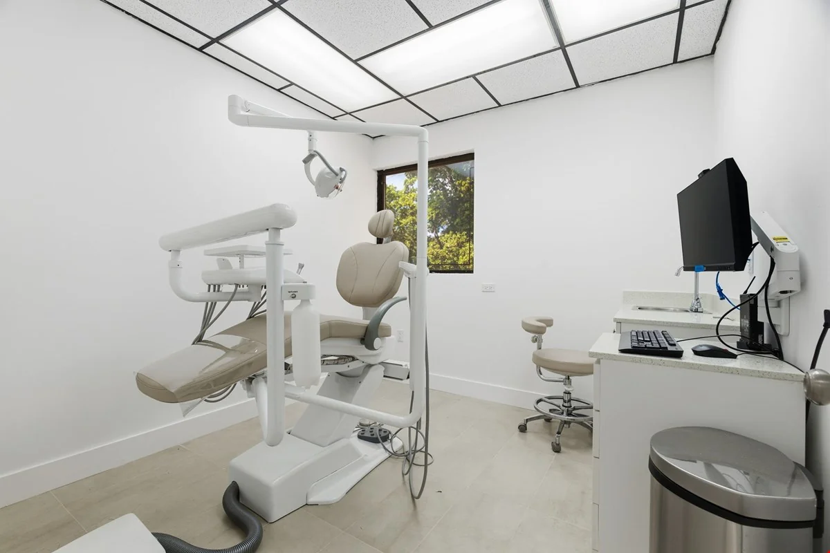 Freestanding Dental Building | Owner-User Opportunity — Sale in Coral Gables, FL, photo 4 of 8