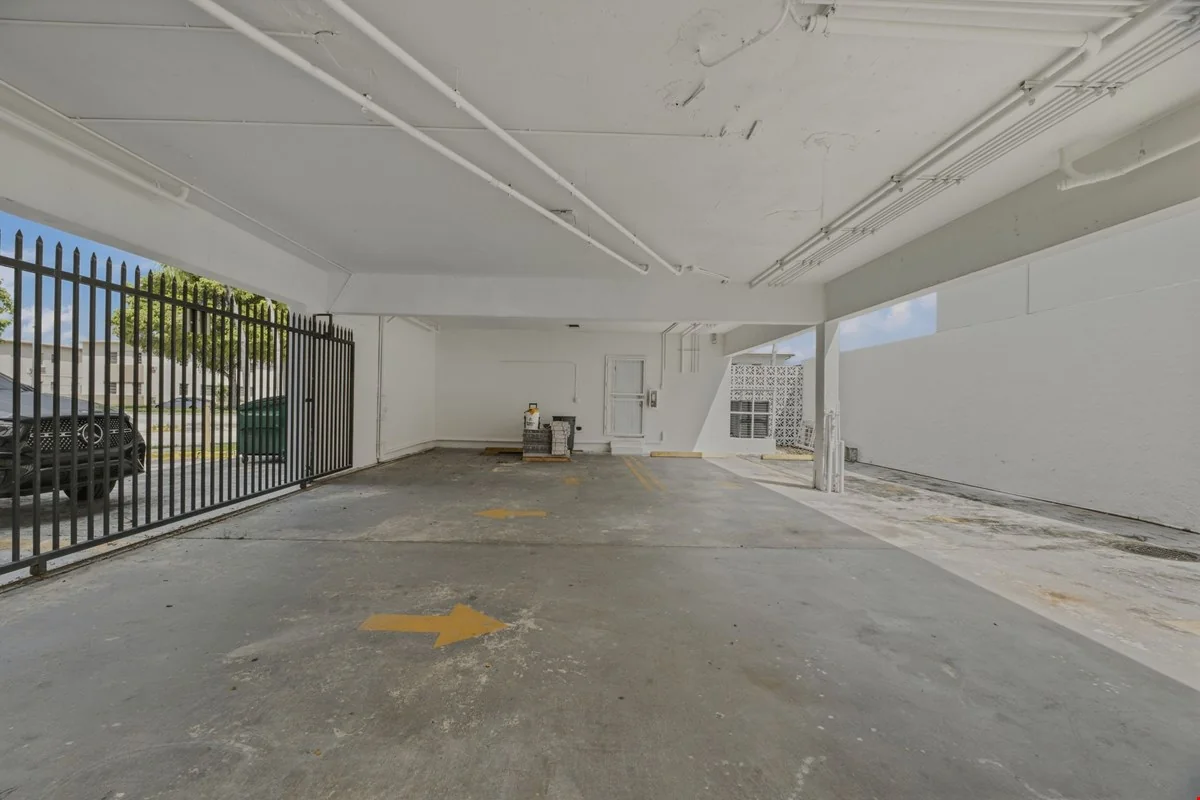 Freestanding Dental Building | Owner-User Opportunity — Sale in Coral Gables, FL, photo 7 of 8