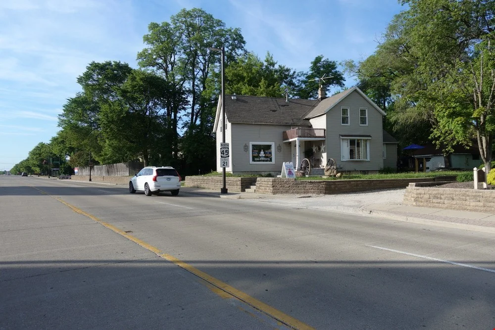 Amazing Visibility, 30,000+ daily street traffic,… — Sale in Wheeling, IL, photo 2 of 8
