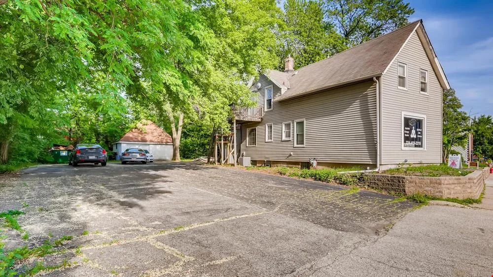 Amazing Visibility, 30,000+ daily street traffic,… — Sale in Wheeling, IL, photo 6 of 8