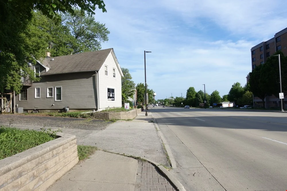 Amazing Visibility, 30,000+ daily street traffic,… — Sale in Wheeling, IL, photo 7 of 8