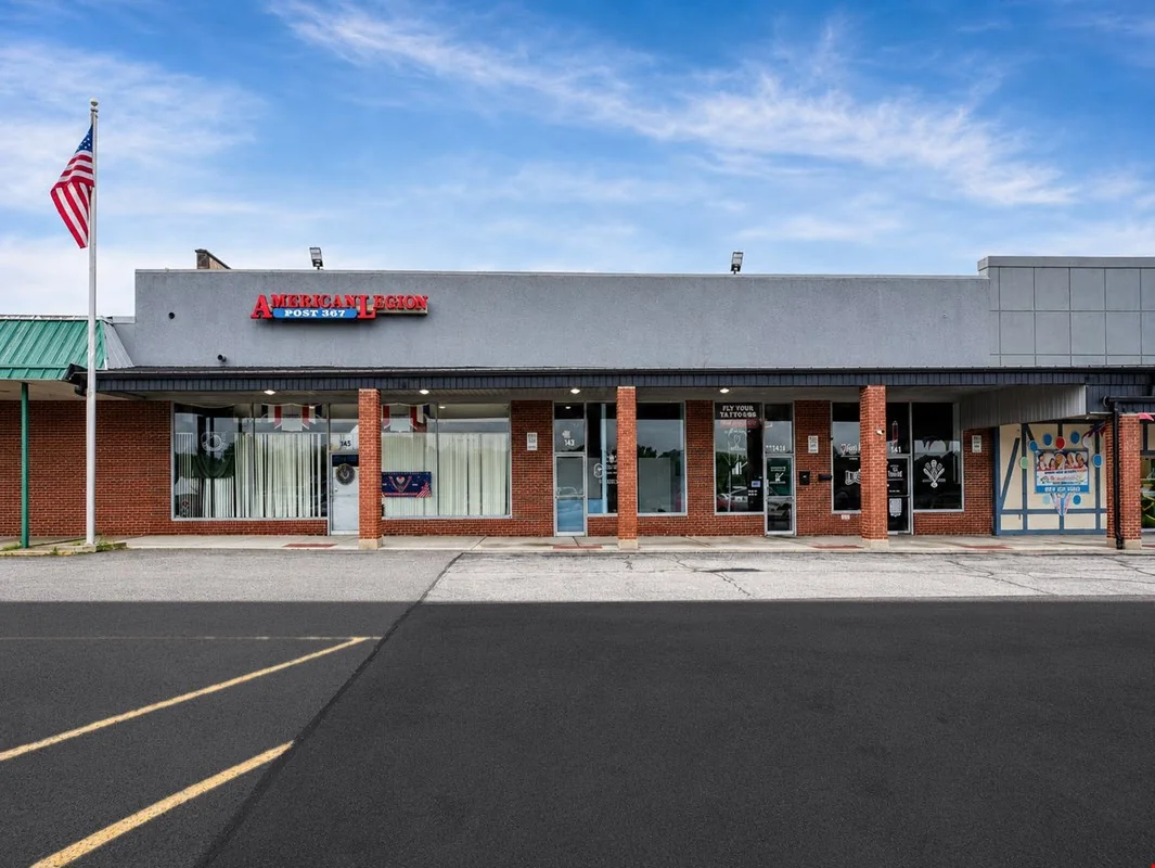 A storefront you can lock in early — Lease in Mundelein, IL, photo 5 of 8